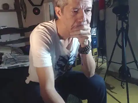 laye19 online show from September 19, 2025, 12:58 am