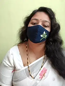 neelu-hoty online show from April 17, 2026, 7:55 am