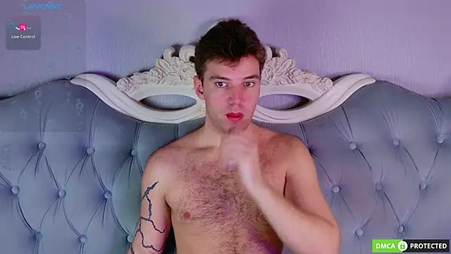 ArthurWhitee online show from April 15, 2026, 8:42 am