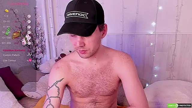 ArthurWhitee online show from November 5, 2025, 9:01 am