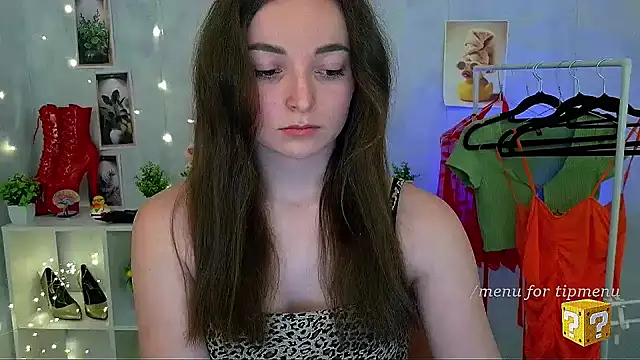  Barbie Kiss  online show from April 16, 2026, 2:07 pm