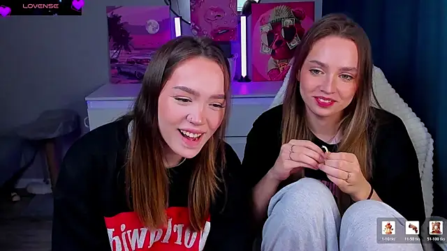 YaraKroft  online show from April 29, 2026, 7:56 am