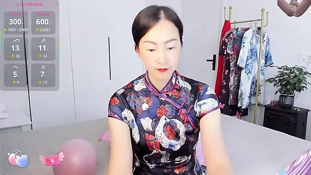 paopao-a online show from October 13, 2025, 4:03 am