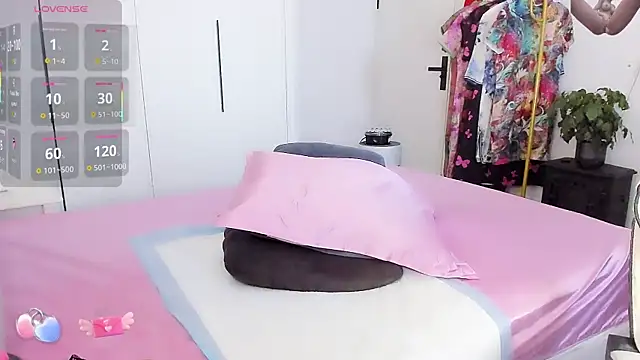 paopao-a online show from October 9, 2025, 4:02 am