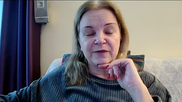 sexyjennyeu online show from February 8, 2026, 2:04 pm