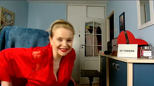 sexyjennyeu online show from February 28, 2026, 9:25 pm