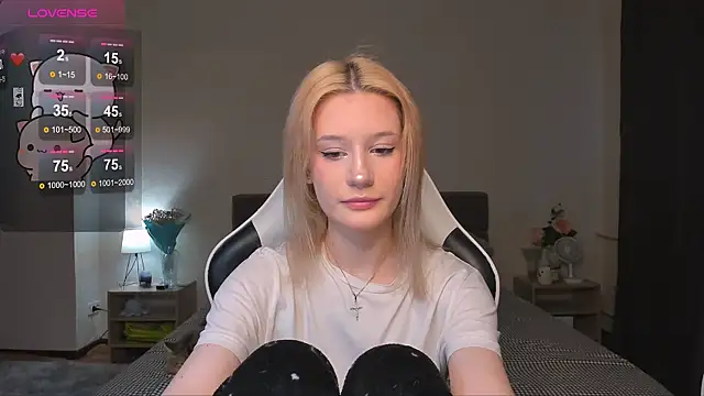 DearLia online show from December 26, 2024, 5:26 am