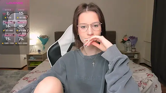 DearLia online show from February 21, 2025, 10:15 pm