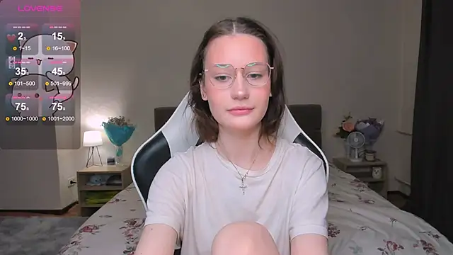 DearLia online show from March 15, 2025, 6:10 pm