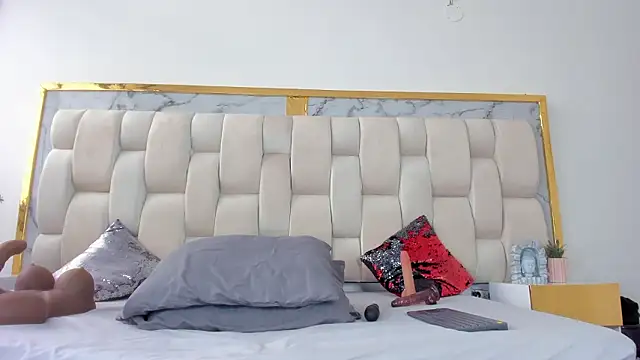 Hanna lens online show from March 6, 2026, 6:03 pm