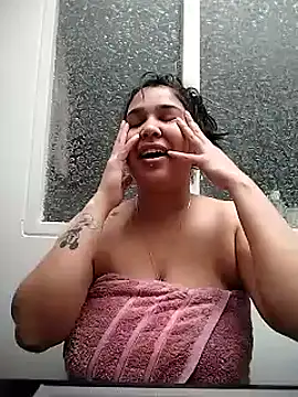 Snapshot of VenussTits97 chatting on March 15, 2025, 4:43 pm VenussTits97 online show from March 15, 2025, 4:43 pm