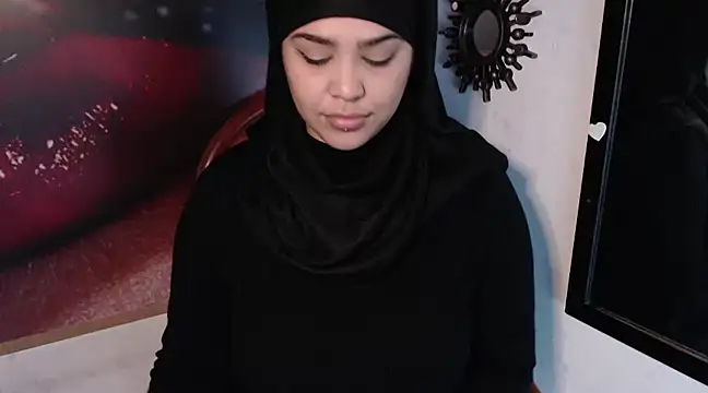 Snapshot of VenussTits97 chatting on January 25, 2025, 2:15 am VenussTits97 online show from January 25, 2025, 2:15 am