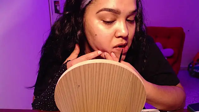 VenussTits97 online show from July 8, 2026, 10:43 pm