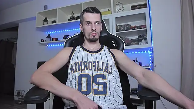 ToddClaytonn online show from November 17, 2025, 6:39 am