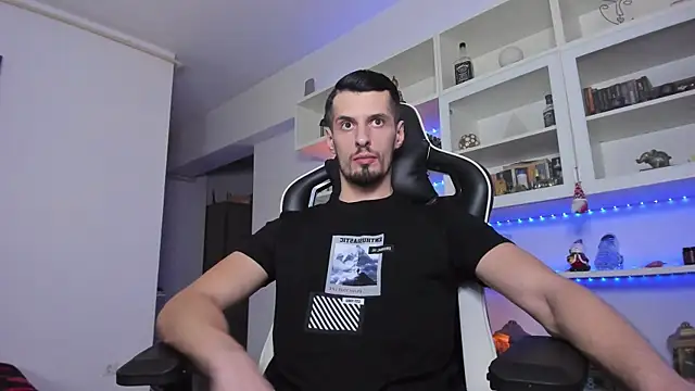 ToddClaytonn online show from December 30, 2024, 2:08 pm