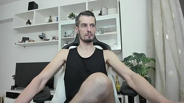 Snapshot of ToddClaytonn chatting on May 3, 2026, 6:33 pm ToddClaytonn online show from May 3, 2026, 6:33 pm