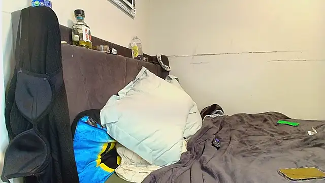 Naomiruty online show from September 12, 2025, 1:50 am