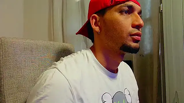 Snapshot of Jeff_Kent2 chatting on October 15, 2025, 5:10 pm Jeff Kent2 online show from October 15, 2025, 5:10 pm