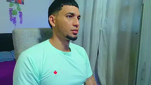 Snapshot of Jeff_Kent2 chatting on October 29, 2025, 1:54 pm Jeff Kent2 online show from October 29, 2025, 1:54 pm