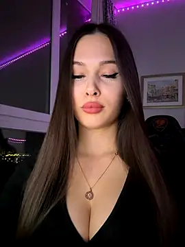 EricaWalls online show from December 14, 2025, 3:17 pm