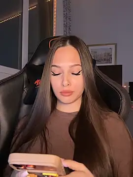 EricaWalls online show from April 19, 2026, 8:33 pm