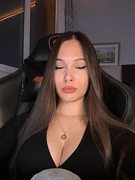 EricaWalls online show from April 15, 2026, 9:04 pm