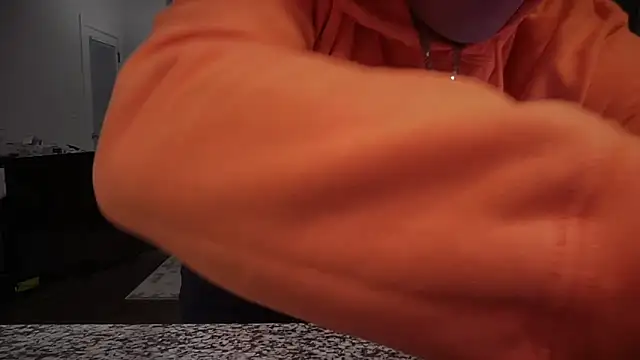 Snapshot of PeytonJohnn chatting on December 2, 2025, 10:22 pm PeytonJohnn online show from December 2, 2025, 10:22 pm