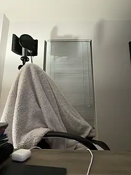 Snapshot of PeytonJohnn chatting on December 23, 2025, 6:56 am PeytonJohnn online show from December 23, 2025, 6:56 am