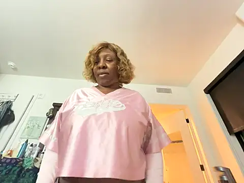 XXXLollipopsJuicy online show from November 20, 2025, 7:31 am