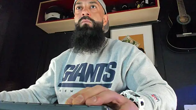 axxelrich  online show from February 8, 2025, 6:43 am