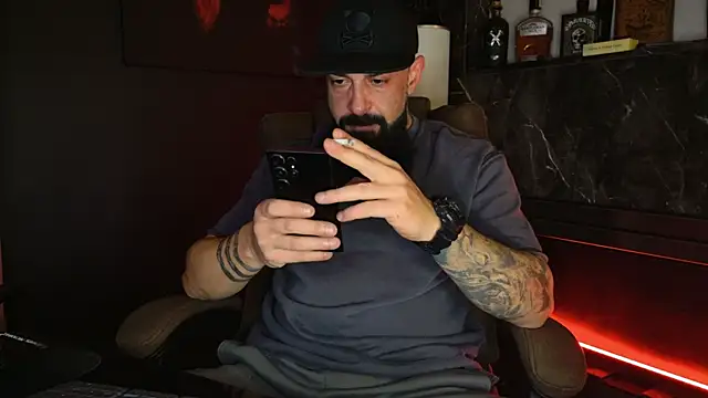 axxelrich  online show from November 24, 2025, 4:56 am