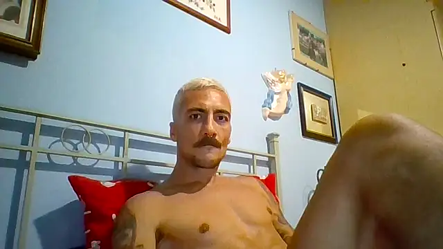 Snapshot of Mattpowerbull chatting on May 26, 2026, 3:21 pm Mattpowerbull online show from May 26, 2026, 3:21 pm