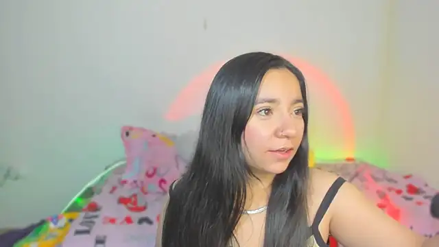 litle mily  online show from November 26, 2025, 3:39 am