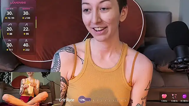 lovelylucyy online show from March 3, 2025, 8:32 pm