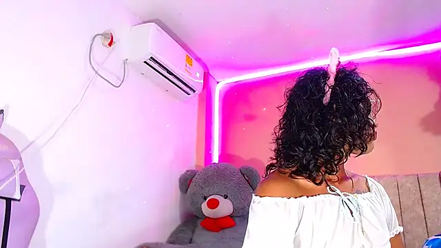 vanessa nauthygirls online show from March 6, 2025, 7:10 pm