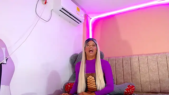 vanessa nauthygirls online show from February 26, 2025, 7:32 pm