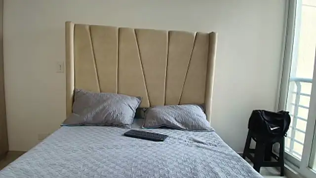 julian wallace online show from February 19, 2026, 9:01 pm