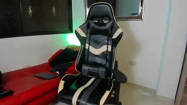 julian wallace online show from February 25, 2026, 2:45 am