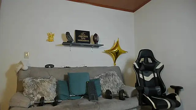 julian wallace online show from December 16, 2025, 9:52 pm