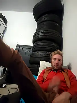 bentoverblonde online show from November 18, 2025, 5:16 pm