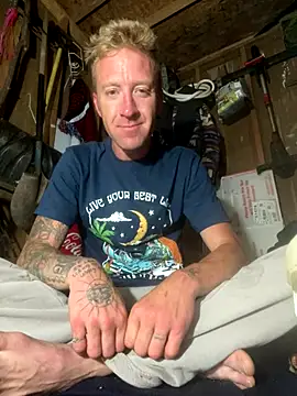 bentoverblonde online show from September 27, 2025, 4:35 pm