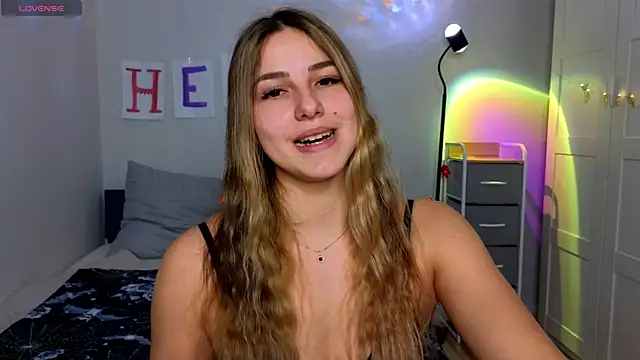 sophia euphoriaa online show from December 2, 2025, 9:11 am