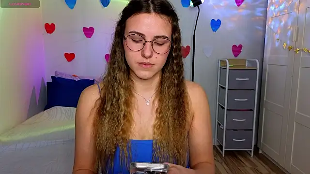 sophia euphoriaa online show from February 6, 2026, 8:54 am