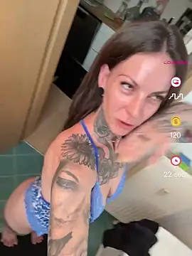 BrownieyQueen online show from May 26, 2026, 6:17 pm