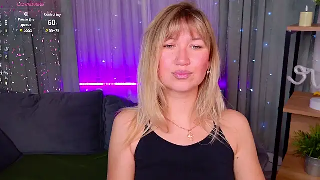 MilaBott online show from March 18, 2025, 6:17 pm