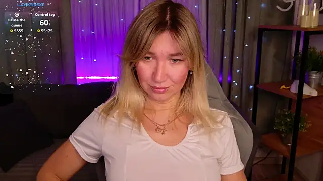 Snapshot of MilaBott chatting on February 25, 2026, 7:25 pm MilaBott online show from February 25, 2026, 7:25 pm