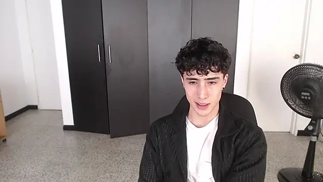 gojo satoru 18 online show from March 6, 2025, 6:16 pm