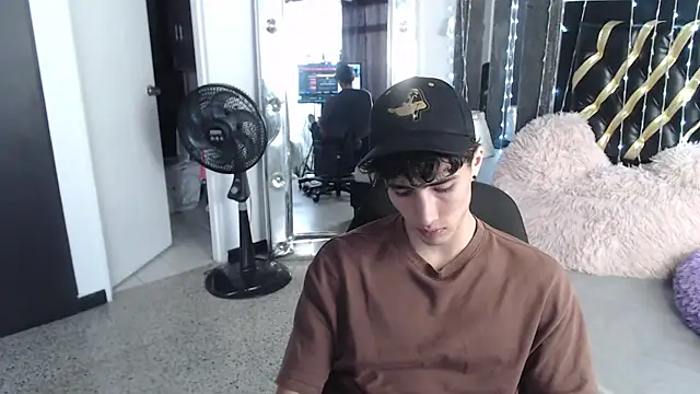 gojo satoru 18 online show from March 13, 2025, 3:06 pm