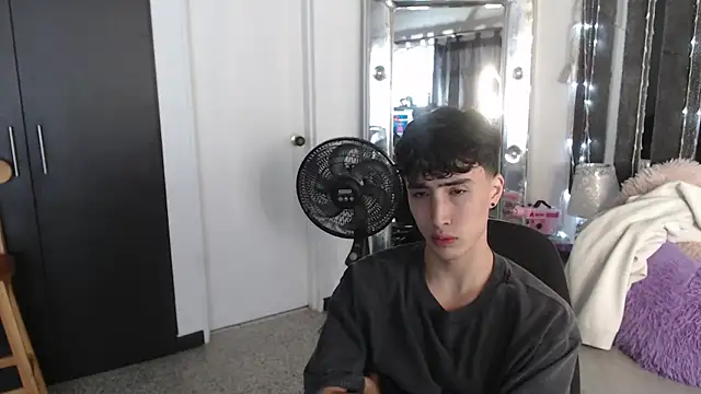 gojo satoru 18 online show from March 19, 2025, 12:23 pm