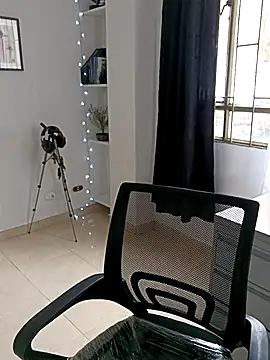 Snapshot of helena_smith chatting on March 13, 2025, 3:39 pm helena smith online show from March 13, 2025, 3:39 pm